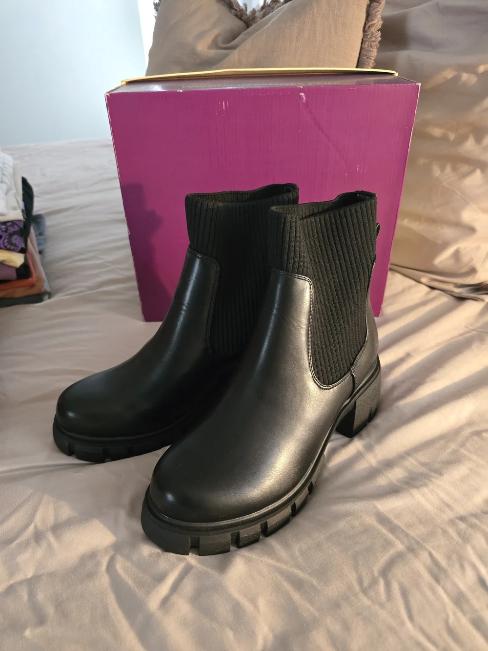 NWOT Women's Black Soda Boot